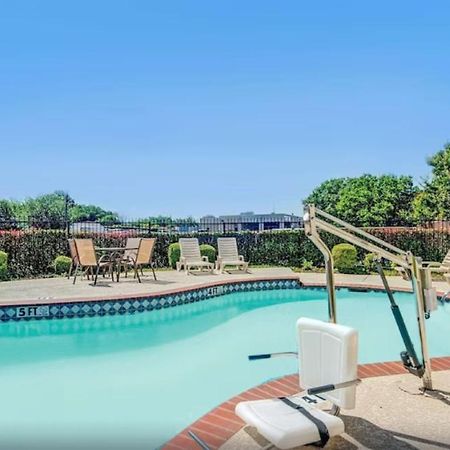 Super 8 By Wyndham Mckinney/Plano Area מראה חיצוני תמונה