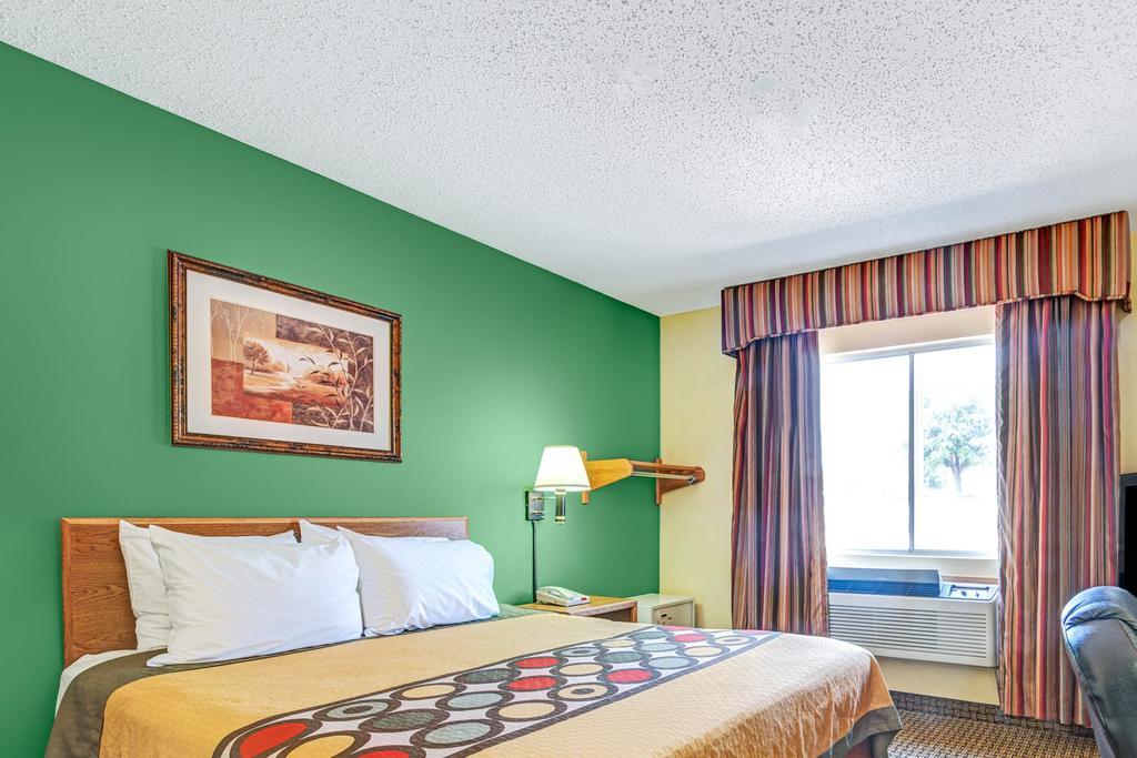 Super 8 By Wyndham Mckinney/Plano Area מראה חיצוני תמונה